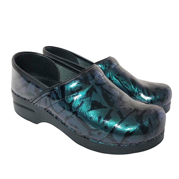 Dansko Patent Leather Iridescent Green Black Slip On Profesional Clogs 39 =8.5/9 - Picture 1 of 14
